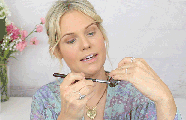 Your Ultimate Guide To Using Makeup Brushes!